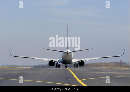 Flugzeug am EuroAirport Basel-Mulhouse-Freiburg Stockfoto