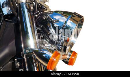 Nahaufnahme auf der Vorderseite des Motorrads: Reflektor und Blinker. Stockfoto