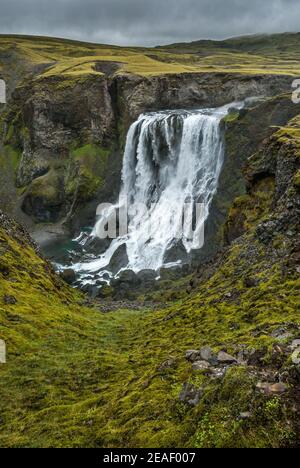 Fagrifoss (der schöne Wasserfall) liegt im Südosten Islands in der Nähe der Lakagígar vulkanischen Region. Stockfoto