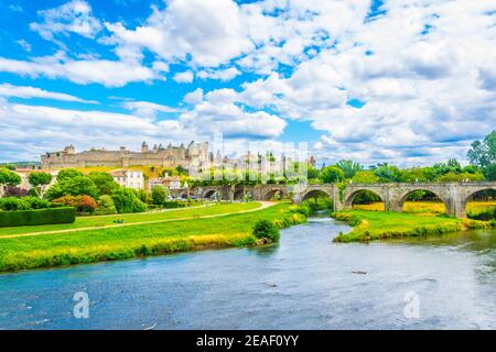 Altstadt von Carcassonne und pont vieux in Frankreich Stockfoto