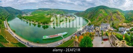 Luftaufnahme von Beilstein von Burg Metternich, Deutschland Stockfoto