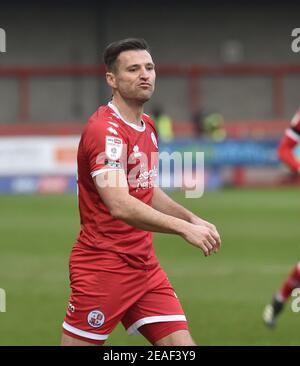 Mark Wright von Crawley während des zweiten Spiels der Sky Bet League zwischen Crawley Town und Harrogate Town im People's Pension Stadium , Crawley , Großbritannien - 6. Februar 2021 - nur für redaktionelle Verwendung. Keine Verkaufsförderung. Für Football-Bilder gelten Einschränkungen für FA und Premier League. Keine Nutzung des Internets/Handys ohne FAPL-Lizenz - für Details wenden Sie sich an Football Dataco Stockfoto