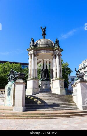 Queen Victoria Monument, Statue von C. J. Allen, Derby Square in Liverpool Stockfoto