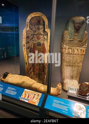 Alte Ägypten-Sammlung, historische Artefakte im World Museum, Liverpool, England Stockfoto