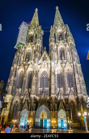 Nachtansicht des Doms in Köln, Deutschland Stockfoto