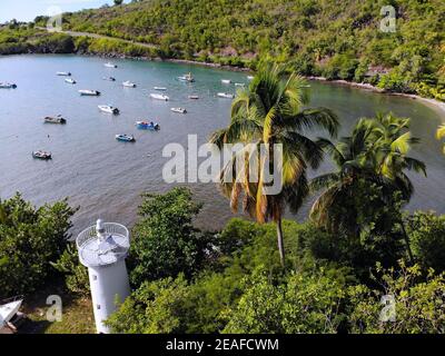 Guadeloupe Strand drone Aussicht auf den Sonnenuntergang. Hafen Luftaufnahme in Marigot. Stockfoto