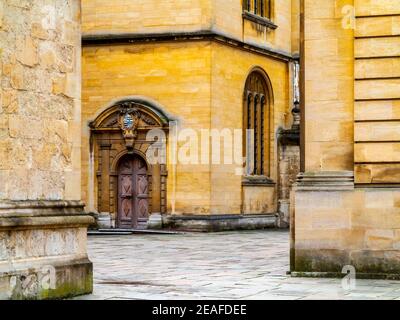 Tür und Fenster in einem der Gebäude des Bodleian Library im Zentrum von Oxford und Teil von Die Universität von Oxford England Stockfoto