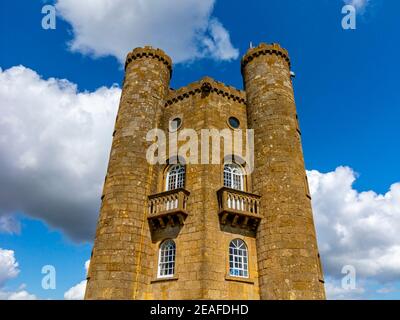 Broadway Tower in den Cotswolds Worcestershire England UK eine Torheit Entworfen von James Wyatt und gebaut für Lady Coventry 1798-1799 Es ist 20 Meter hoch Stockfoto