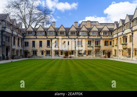 Das alte Quad am Brasenose College. Historische Universitätsgebäude, die als Unterkunft oder Studentenunterkunft genutzt werden. Alma Mater College von David Cameron Stockfoto