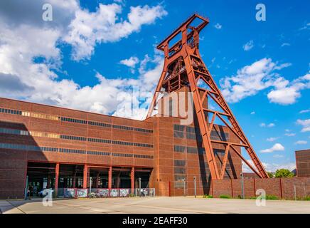 Der Industriekomplex Zollverein beherbergt ein regionales Museum in der ehemaligen Kohlehauserei, Essen, Deutschland Stockfoto