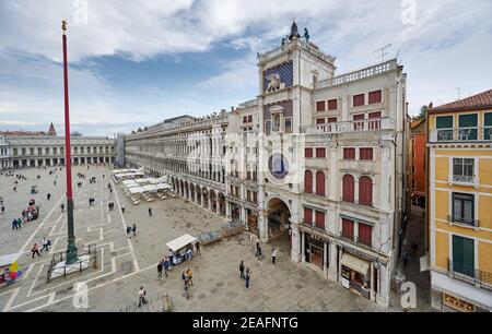 Uhrturm Torre dell'Orologio auf der Piazza San Marco, Venedig, Venetien, Italien Stockfoto