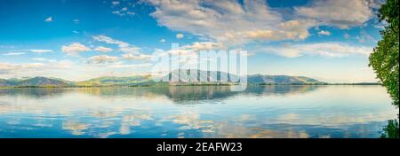 Orestiada/Kastoria See in Griechenland Stockfoto