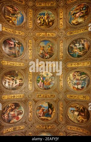 Deckenmalerei in Sala di lettura oder Lesesaal in der Biblioteca Nazionale Marciana mit dem Mannifest des Manierismus, Venedig, Venetien, Italien Stockfoto