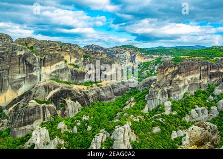 Klöster von Roussanou und Varlaam in Meteora, Griechenland Stockfoto