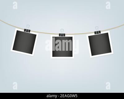 Fotorahmen, die mit Büroklammern am Seil hängen. Weißer strukturierter Rand. Vektor-Illustration, flaches Design Stock Vektor