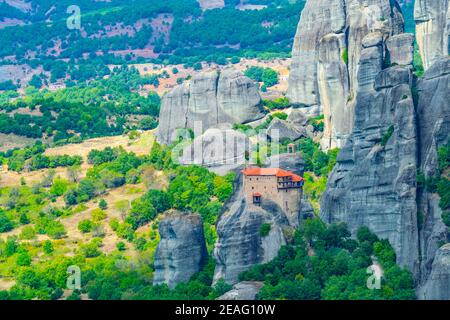 Klöster von Roussanou und St. Nicholas Anapavsa in Meteora, Griechenland Stockfoto