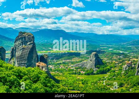 Klöster von Roussanou und St. Nicholas Anapavsa in Meteora, Griechenland Stockfoto