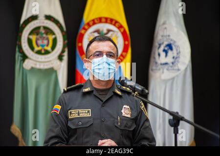 Der neue kolumbianische Verteidigungsminister Diego Molano hält eine Pressekonferenz mit dem Generalmajor der Polizei, General Jorge Luis Vargas, ab Stockfoto