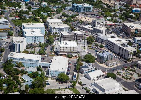 Atemberaubende Luftansicht der Küste von Seven Mile Beach Grand Cayman, Cayman Islands, Karibik Stockfoto