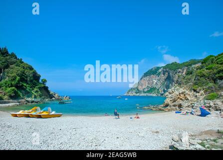 Agios Petros Strand in Paleokastritsa, Korfu, Ionische Inseln, Griechenland Stockfoto