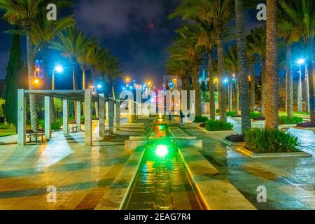Nachtansicht des Hapninim Gartens in Jerusalem, Israel Stockfoto