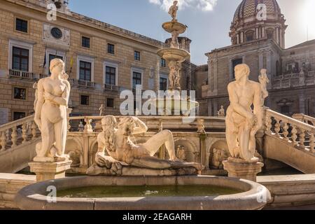 Der Praetorian Brunnen oder Fontana Pretoria in Palermo, Sizilien, Italien Stockfoto