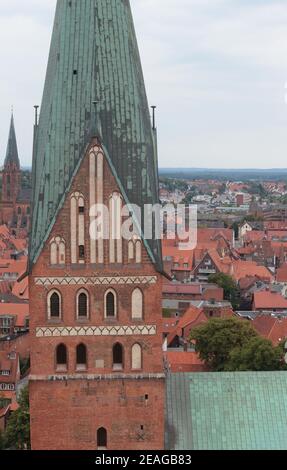 Die Johanniskirche in Lüneburg, in gotischer Backsteinarchitektur erbaut. Errichtet zwischen 1289 und 1470. Jetzt eine protestantische Kirche. Stockfoto