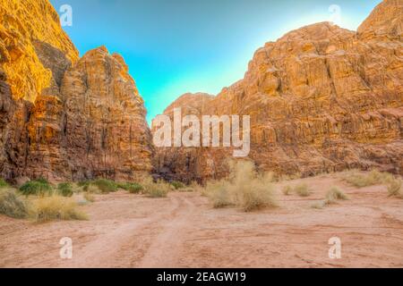 Abu Khashaba siq in der Wadi Rum Wüste in jordanien Stockfoto