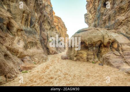 Abu Khashaba siq in der Wadi Rum Wüste in jordanien Stockfoto