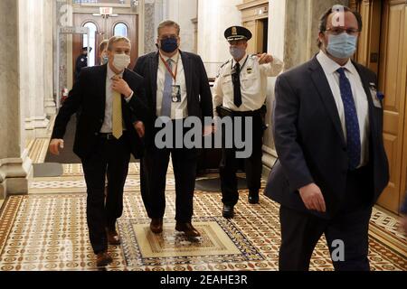 Der Abgeordnete Jim Jordan (R-OH) (L) schließt sich am ersten Tag seines zweiten Amtsenthebungsverfahrens im Senat am 09. Februar 2021 in Washington, DC, USA, Mitgliedern des Rechtsverteidigungsteams des ehemaligen Präsidenten Donald Trump an. Siebzehn Republikaner müssten sich allen 50 Demokraten zu überführen Trump der Anklage, die er konfrontiert, âÂ € Âœincitement des Aufstandes.âÂ € ÂPhoto von Chip Somodevilla/Pool/ABACAPRESS.COM Stockfoto