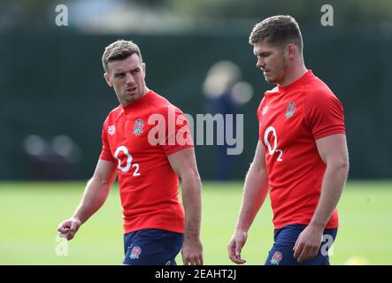 Aktenfoto vom 07-10-2020 von Englands George Ford (links) und Owen Farrell. Ausgabedatum: Mittwoch, 10. Februar 2021. Stockfoto
