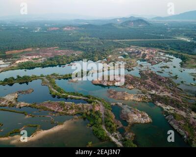 Luftaufnahme Bergfelsenlandschaft bei Guar Petai Stockfoto