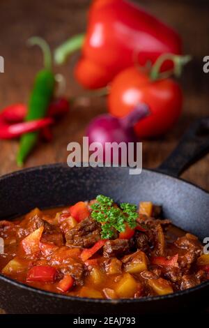 Ungarisches Gulasch Stockfoto