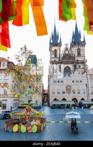 Ostern Dekoration auf dem Altstädter Ring, Prag, Tschechische Republik Stockfoto