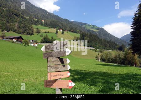 Wanderung auf dem Klammweg Passeiertal zwischen Moos und St. Leonhard Stockfoto