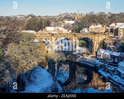 Knaresborough Viadukt vom Schlossgelände im Winter Knaresborough North Yorkshire England Stockfoto