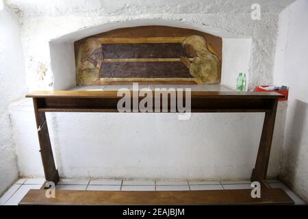 Das Grab von der Diener von Gott Peter barbarisch in der Kirche von St. Aloysius in in Travnik, Bosnien und Herzegowina Stockfoto