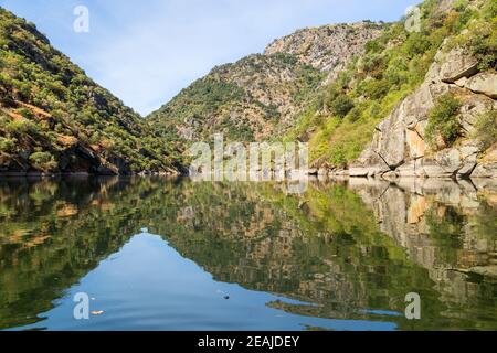 Landschaftlich schöner Blick auf das Douro-Tal und den Fluss Stockfoto