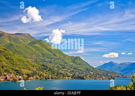 Lago di Garda See in der Nähe der Stadt Salo Blick Stockfoto