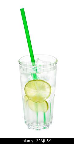 gin Tonic Cocktail in Longdrinkglas mit Eiswürfel Stockfoto