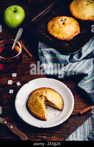 Hausgemachte Mini-Apfelkuchen Stockfoto