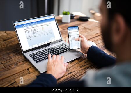 Online Banking Geldtransaktion Stockfoto