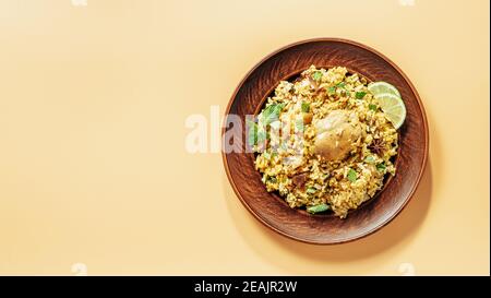 Pakistanisches Huhn Biryani Reis, Draufsicht, Copy space Stockfoto