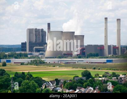 Blick vom Indemann auf das Braunkohlekraftwerk Eschweiler Aussichtsturm Stockfoto