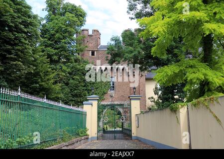 Zugang zur ehemaligen Staatsburg Lechenich, Wasserburg aus dem 14th. Jahrhundert Stockfoto