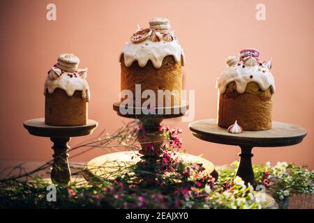 Osterkuchen - Russische und ukrainische traditionelle Kulich, Paska Osterbrot Stockfoto