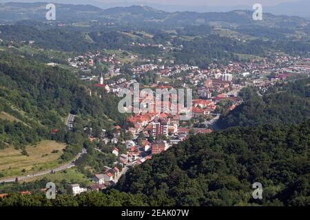 Stadt von Krapina Panoramablick, Region Zagorje, Kroatien Stockfoto