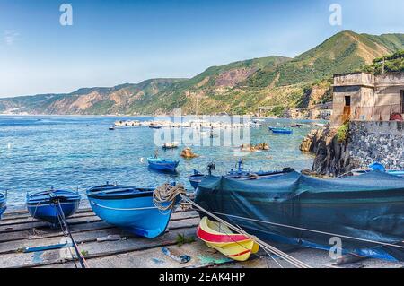 Schöne Meereslandschaft im Dorf Scilla, Kalabrien, Italien Stockfoto