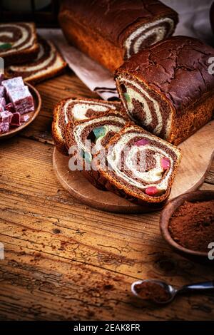 Süßes Marmorbrot in Scheiben Stockfoto