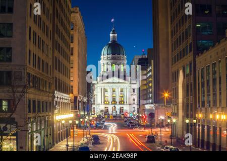 Downtown Indianapolis Skyline bei Dämmerung Stockfoto